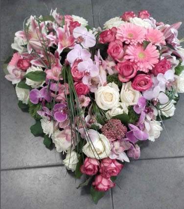 Gerbe de fleurs en cœur Cognac