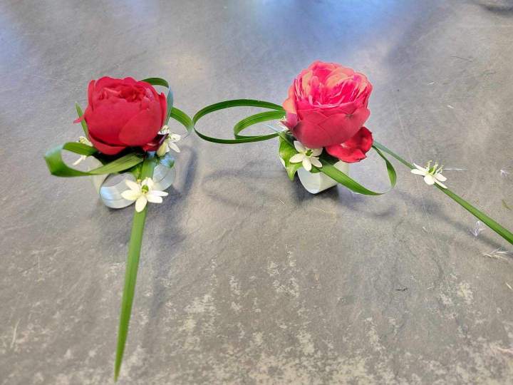 Notre fleuriste réalise différentes sortes de bouquets et de compositions florales sur-mesure pour décorer chacun de vos événements à Cognac.