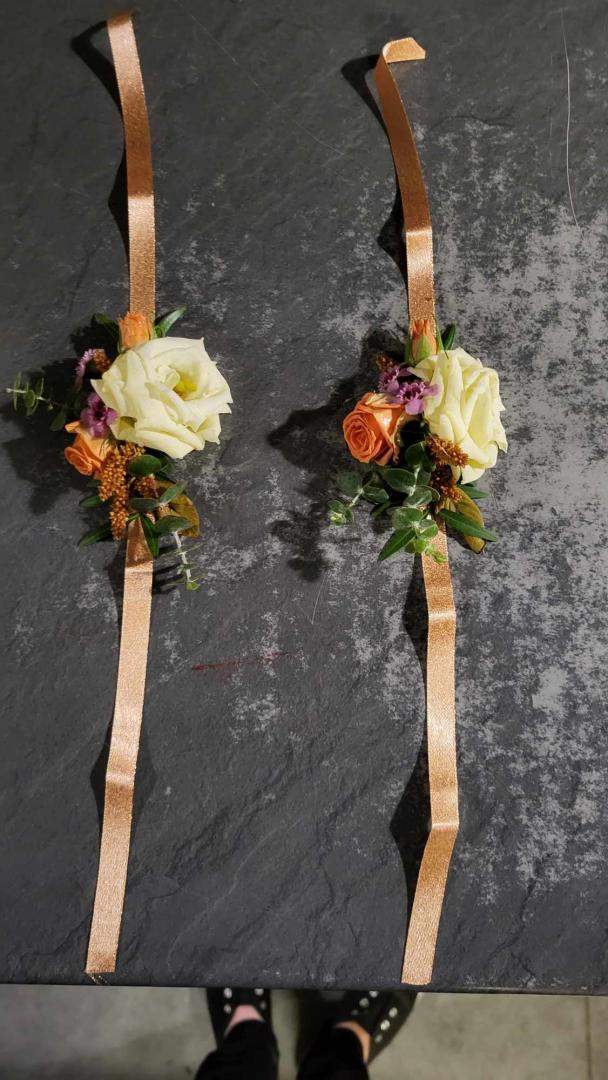 Bracelet de corsage florale en ruban Cognac