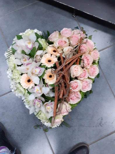 Fleurs de deuil en forme de cœur Cognac